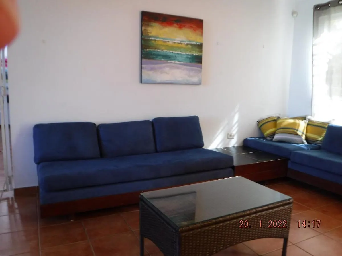 The Yellow House: Fully Equipped, Spectacular Beach View Vila Manati Porto Rico