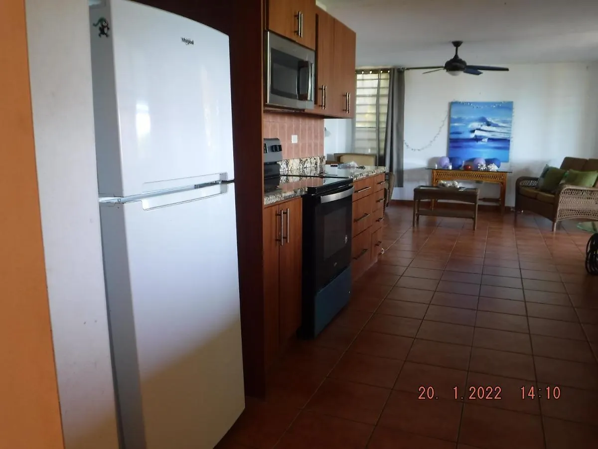 The Yellow House: Fully Equipped, Spectacular Beach View Vila Manati Casa de Férias