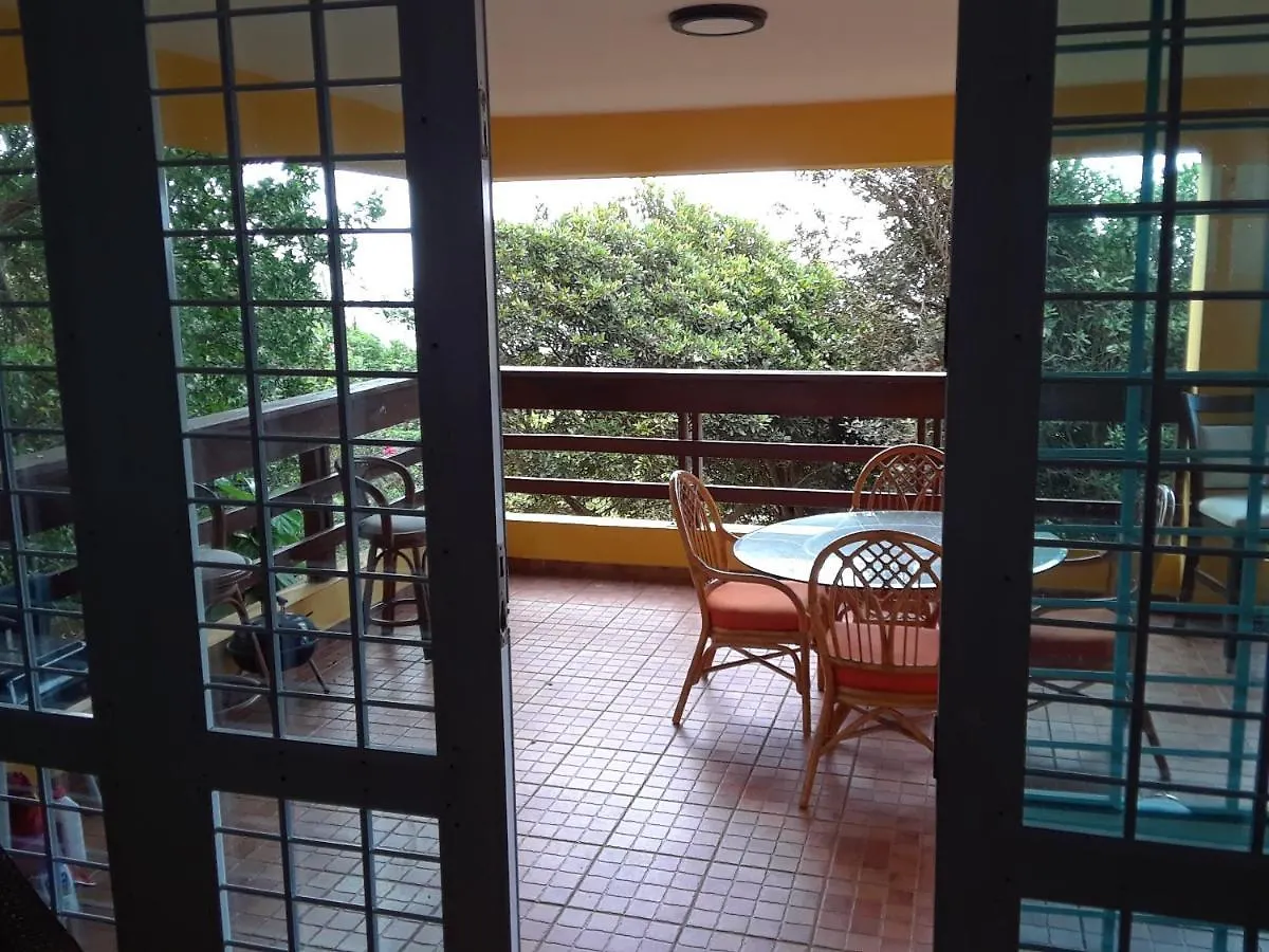 The Yellow House: Fully Equipped, Spectacular Beach View Vila Manati Casa de Férias