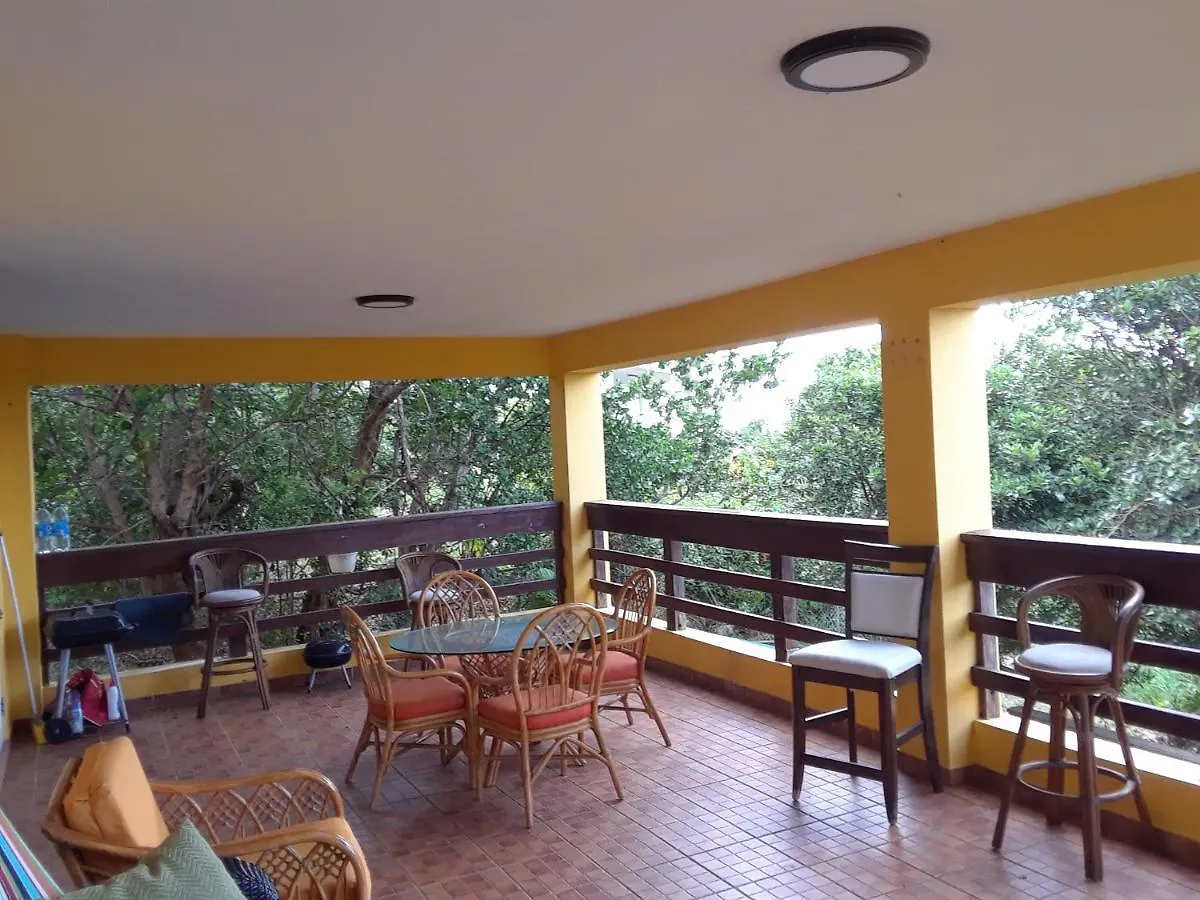 Casa de Férias The Yellow House: Fully Equipped, Spectacular Beach View Vila Manati