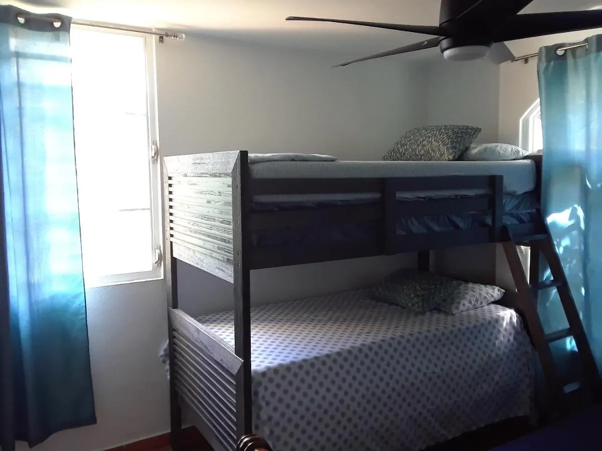 Holiday home The Yellow House: Fully Equipped, Spectacular Beach View Villa Manati